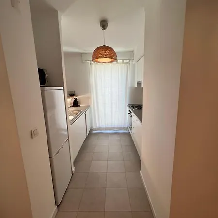 Elegant Castle View アパート